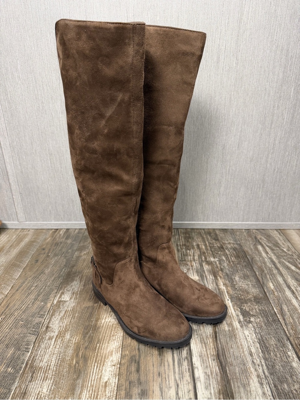Bass Women's Brown Knee-High Boots - Classic Riding Style
